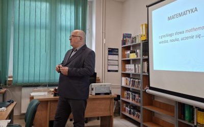 „Barwy matematyki” – inspirująca prelekcja dr Tomasza Szweda w Bibliotece ANS w Raciborzu